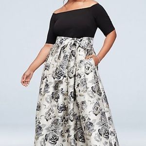 🥰Off-the-Shoulder Gown with Mikado Floral Skirt🌹